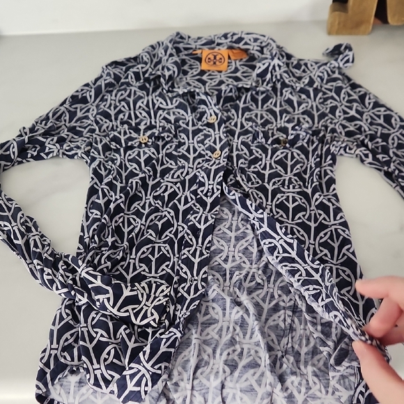 Tory Burch Navy and White SILK Geometric Shirt - Picture 7 of 7